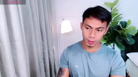 Snapshot of pinoymilker chatting on July 14, 10:54 am ethan online show from July 14, 10:54 am