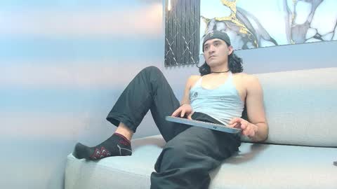 Snapshot of pint_geto chatting on December 16, 4:39 am pint_geto online show from December 16, 4:39 am