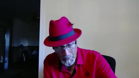 Snapshot of pipewizard chatting on May 13, 11:00 pm pipewizard online show from May 13, 11:00 pm