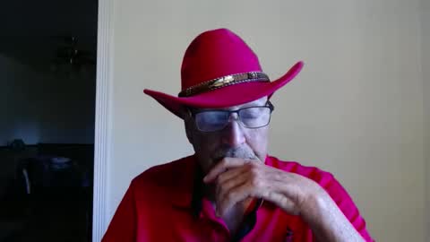 Snapshot of pipewizard chatting on May 18, 11:10 pm pipewizard online show from May 18, 11:10 pm
