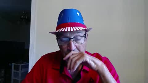 Snapshot of pipewizard chatting on May 25, 10:49 pm pipewizard online show from May 25, 10:49 pm