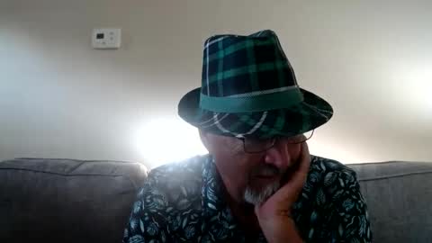 Snapshot of pipewizard chatting on June 10, 11:35 pm pipewizard online show from June 10, 11:35 pm