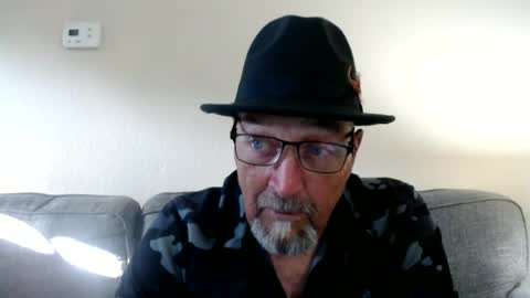 Snapshot of pipewizard chatting on June 11, 11:14 pm pipewizard online show from June 11, 11:14 pm
