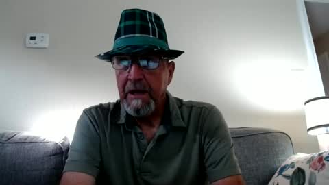 Snapshot of pipewizard chatting on June 19, 11:30 pm pipewizard online show from June 19, 11:30 pm