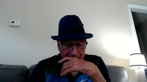 Snapshot of pipewizard chatting on June 20, 10:56 pm pipewizard online show from June 20, 10:56 pm