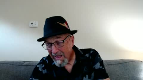 Snapshot of pipewizard chatting on June 24, 11:04 pm pipewizard online show from June 24, 11:04 pm