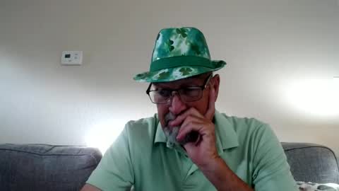 Snapshot of pipewizard chatting on July 1, 11:37 pm pipewizard online show from July 1, 11:37 pm