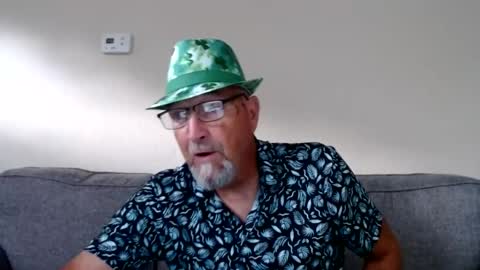 Snapshot of pipewizard chatting on July 10, 11:07 pm pipewizard online show from July 10, 11:07 pm