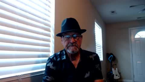 Snapshot of pipewizard chatting on July 18, 10:46 pm pipewizard online show from July 18, 10:46 pm