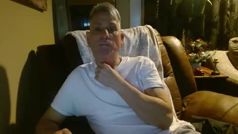 Snapshot of pirate334 chatting on December 26, 1:29 am pirate334 online show from December 26, 1:29 am