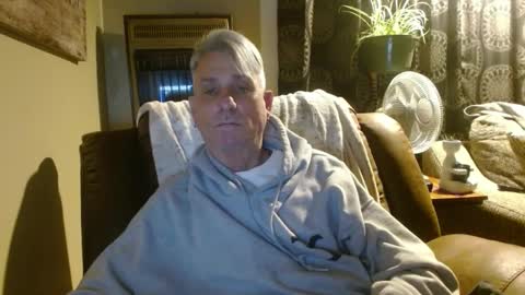 Snapshot of pirate334 chatting on January 17, 2:18 am pirate334 online show from January 17, 2:18 am