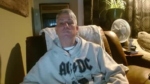 Snapshot of pirate334 chatting on January 29, 5:30 am pirate334 online show from January 29, 5:30 am