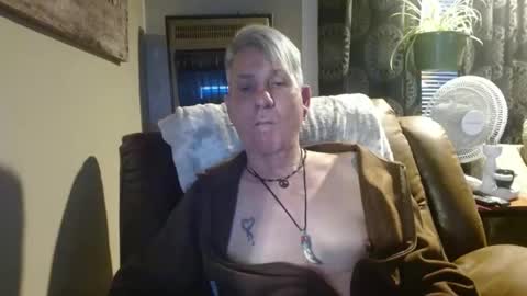 Snapshot of pirate334 chatting on February 9, 11:46 pm pirate334 online show from February 9, 11:46 pm