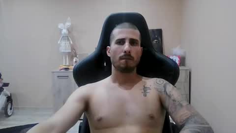Snapshot of pirshi chatting on April 27, 10:08 pm Gifted One online show from April 27, 10:08 pm