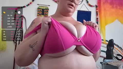 Em online show from September 12, 8:42 pm