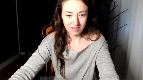 piscesgirl06 online show from October 8, 5:49 am