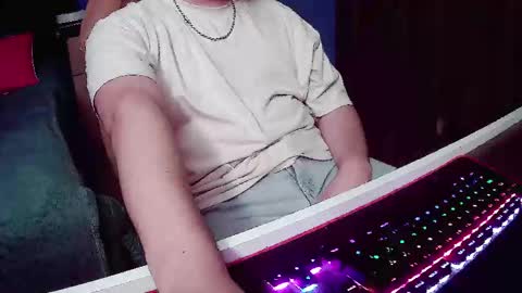 Snapshot of pisceslost chatting on September 22, 12:45 am pisceslost online show from September 22, 12:45 am