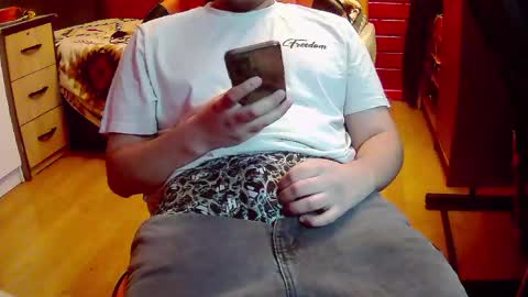 Snapshot of pisceslost chatting on June 3, 2:47 am pisceslost online show from June 3, 2:47 am