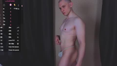 Snapshot of pistonpojizni chatting on April 25, 4:59 pm STRONGBEAUTY online show from April 25, 4:59 pm