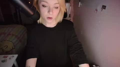 Kitty online show from December 17, 1:11 am