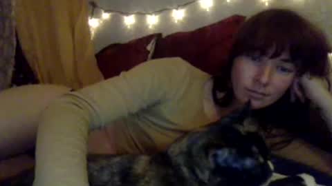 Snapshot of pixie_bella chatting on January 5, 5:27 pm pixie_bella online show from January 5, 5:27 pm