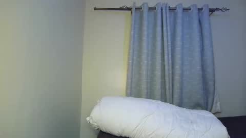 Snapshot of pixie_roman chatting on May 11, 12:49 am Majesty online show from May 11, 12:49 am