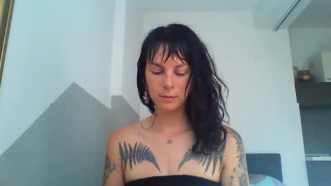 Snapshot of pixiecatfairy chatting on October 25, 8:33 am pixiecatfairy online show from October 25, 8:33 am