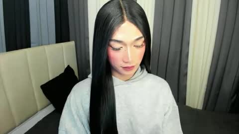 Snapshot of pixiedoll_ chatting on May 6, 5:51 pm pixiedoll_ online show from May 6, 5:51 pm