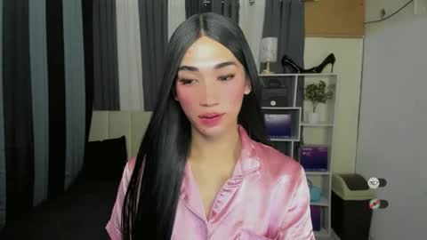 Snapshot of pixiedoll_ chatting on May 8, 6:24 pm pixiedoll_ online show from May 8, 6:24 pm