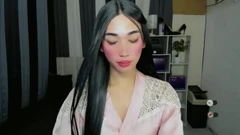 Snapshot of pixiedoll_ chatting on May 12, 5:43 pm pixiedoll_ online show from May 12, 5:43 pm