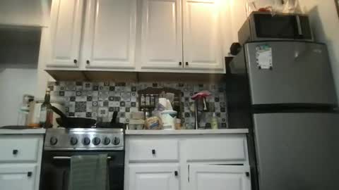 Snapshot of pixiemodelinc chatting on November 11, 2:50 pm pixiemodelinc online show from November 11, 2:50 pm