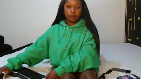 Snapshot of pixietease1 chatting on May 3, 3:40 pm pixietease1 online show from May 3, 3:40 pm