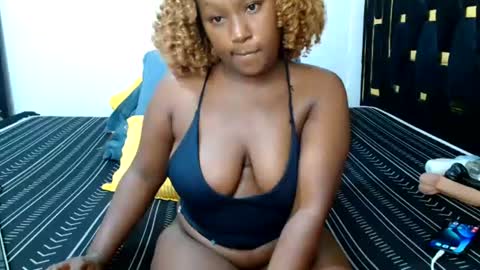 Snapshot of pixietease1 chatting on July 17, 10:25 pm pixietease1 online show from July 17, 10:25 pm