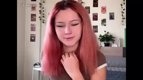 Snapshot of pixieyes0n chatting on March 9, 7:45 am Daryl online show from March 9, 7:45 am