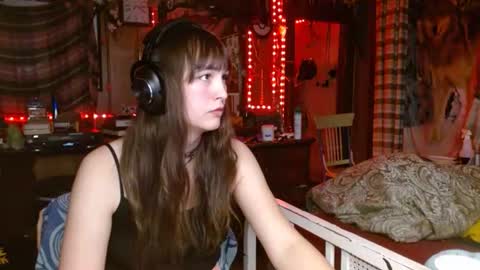 Izzy online show from February 23, 11:46 pm