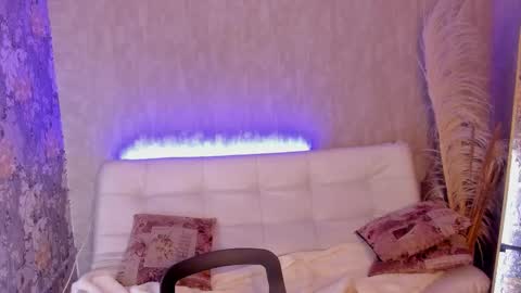 cris online show from November 24, 3:28 am