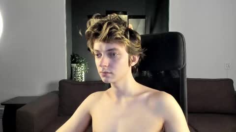 Snapshot of pjatteryd chatting on March 1, 11:28 am pjatteryd online show from March 1, 11:28 am