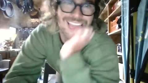 Snapshot of plaisirssecret chatting on March 2, 3:52 pm plaisirssecret online show from March 2, 3:52 pm