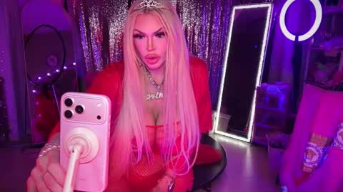 Snapshot of plasticfuckdoll chatting on February 7, 3:32 am Dumb bimbo fuck doll online show from February 7, 3:32 am