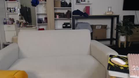 Snapshot of plasticgirll chatting on December 27, 4:54 pm plasticgirll online show from December 27, 4:54 pm