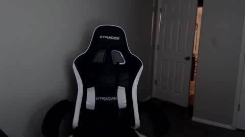 Snapshot of player2pawns chatting on October 23, 5:29 am Player online show from October 23, 5:29 am