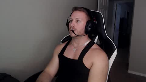 Snapshot of player2pawns chatting on December 14, 10:36 pm Player online show from December 14, 10:36 pm