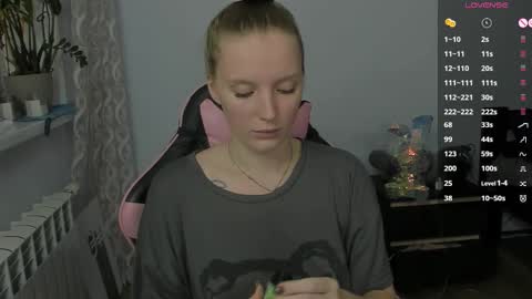 Snapshot of playful_mary chatting on November 8, 10:52 pm Masha online show from November 8, 10:52 pm