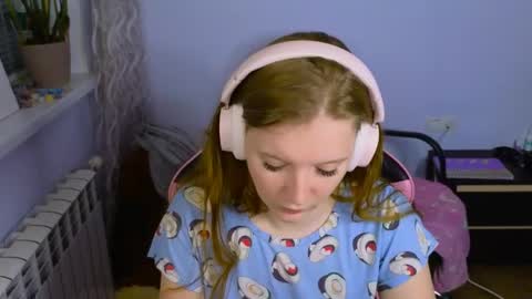 Snapshot of playful_mary chatting on May 19, 11:44 pm Masha online show from May 19, 11:44 pm