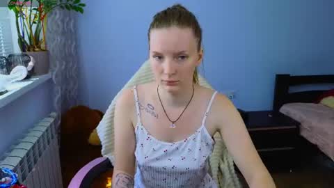 Snapshot of playful_mary chatting on June 16, 8:39 am Masha online show from June 16, 8:39 am