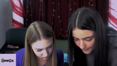 Snapshot of playful_sophie chatting on December 19, 1:40 pm Sophie online show from December 19, 1:40 pm