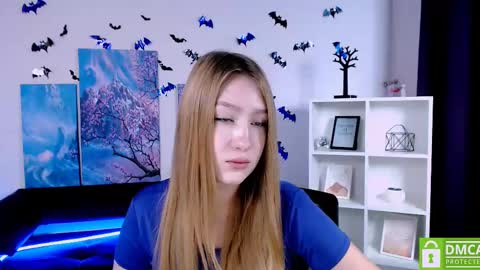 Snapshot of playful_sophie chatting on December 20, 10:49 am Sophie online show from December 20, 10:49 am