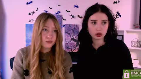 Snapshot of playful_sophie chatting on December 23, 10:42 am Sophie online show from December 23, 10:42 am