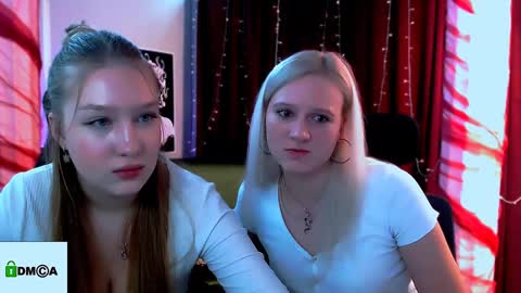 Snapshot of playful_sophie chatting on January 10, 1:31 pm Sophie online show from January 10, 1:31 pm