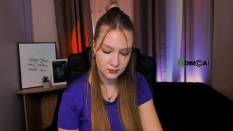 Snapshot of playful_sophie chatting on January 30, 1:42 pm Sophie online show from January 30, 1:42 pm